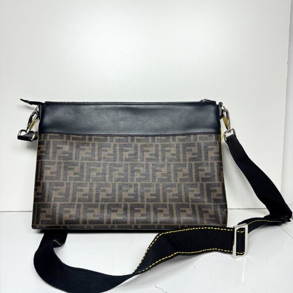 Fendi FF Zuca Pattern Shoulder Bag - Picture 2 of 9